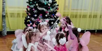 Новогодний праздник в старших группах