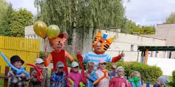 Мы играем с нашими друзьями