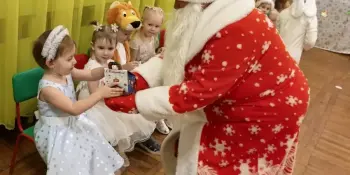 Праздник "В гости к малышам ёлочка пришла"
